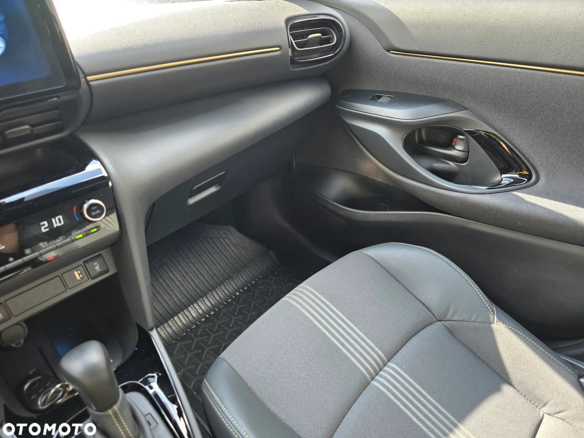 Toyota Yaris Cross Hybrid 1.5 Adventure 4x4 - 21