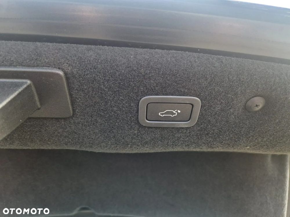 Jaguar XF 3.0 TDV6 Portfolio - 23