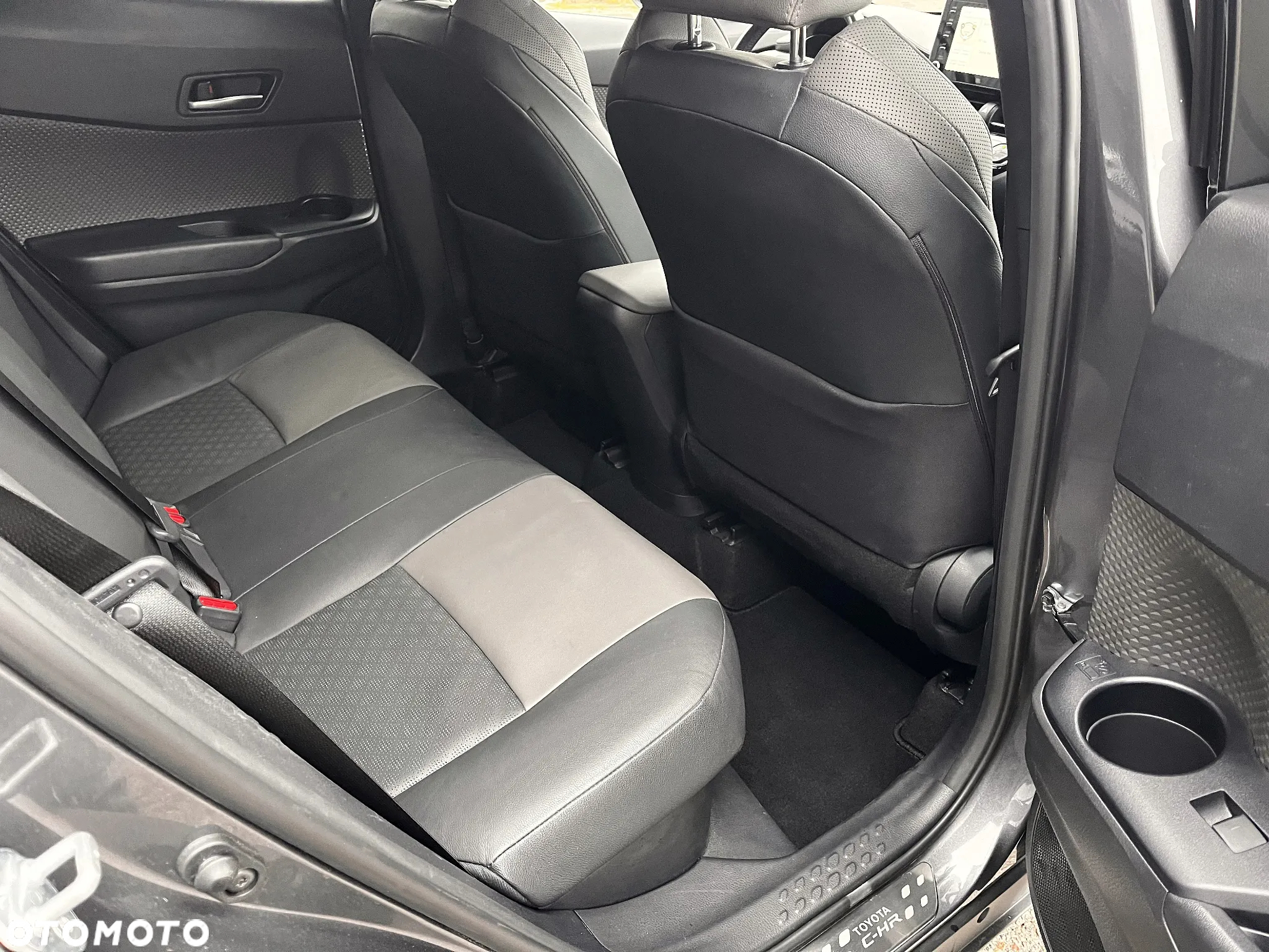 Toyota C-HR - 30