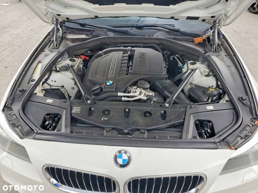 BMW Seria 5 535i Sport-Aut Modern Line - 11