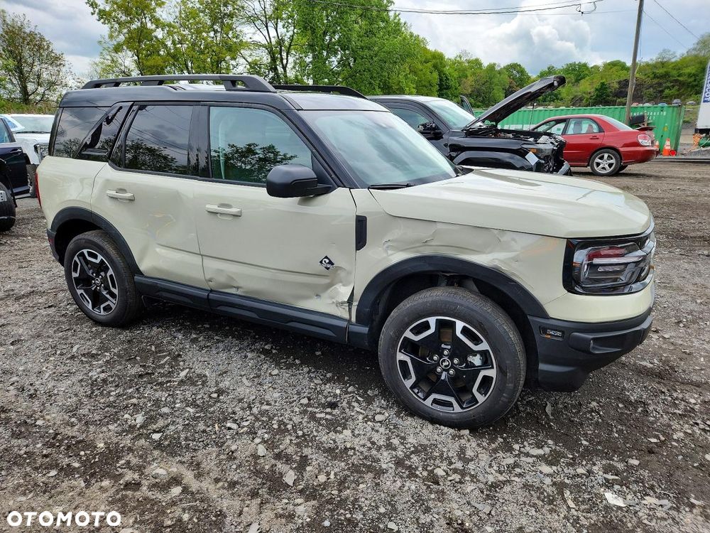 Ford Bronco - 5