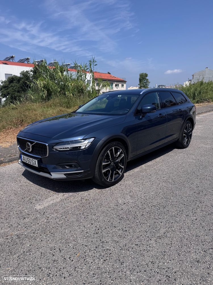 Volvo V90 Cross Country - 1