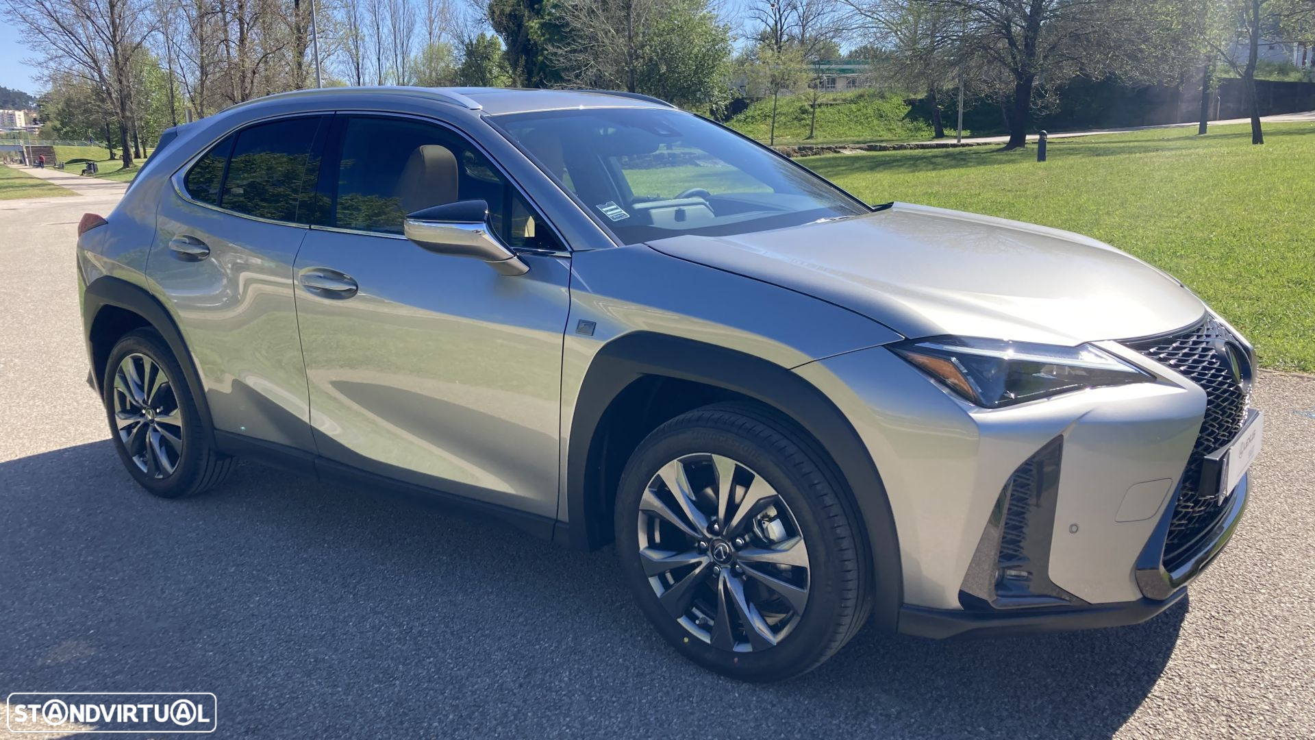 Lexus UX 250h Sport (Ecrã 12.3) - 8