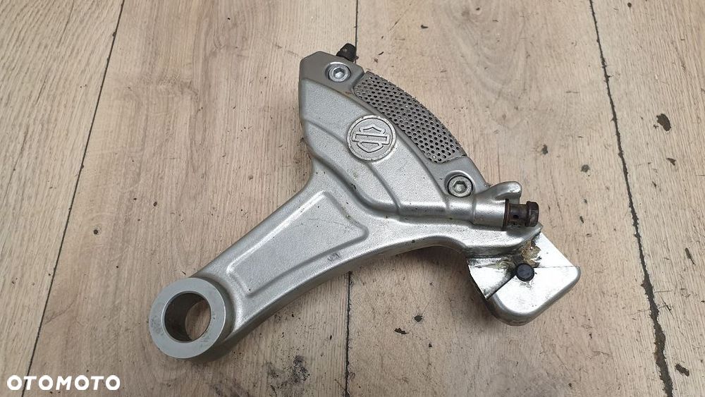 Zacisk hamulcowy tył jarzmo Harley Davidson V-Rod Street Rod - 2