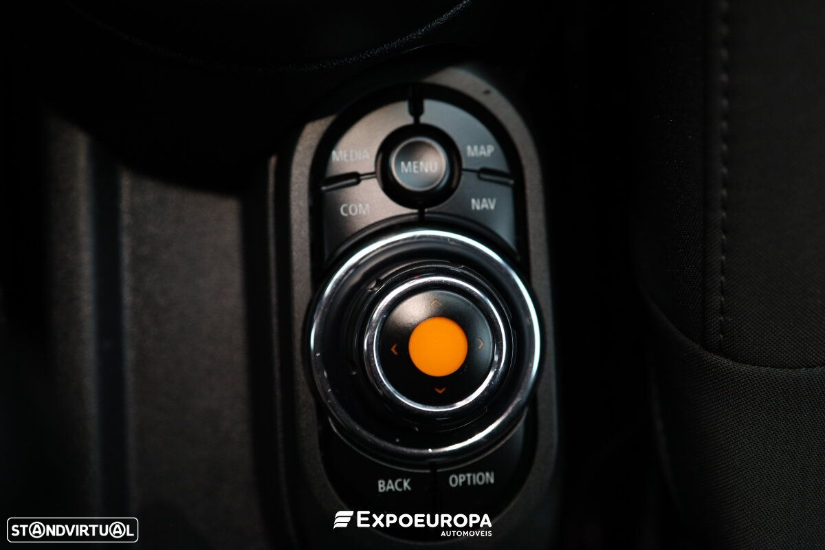 MINI 3 Portas Cooper Premium JCW Auto - 23