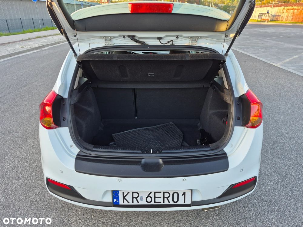 Kia Ceed 1.4 L - 7