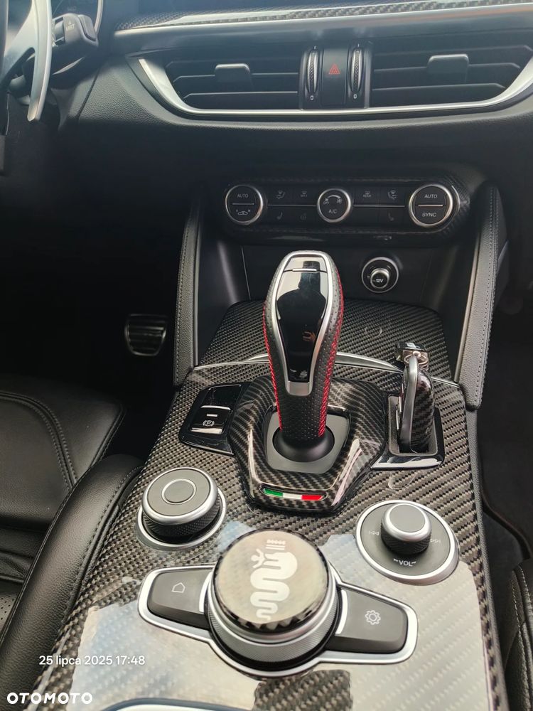 Alfa Romeo Stelvio 2.0 Turbo 16V AT8-Q4 Estrema - 37