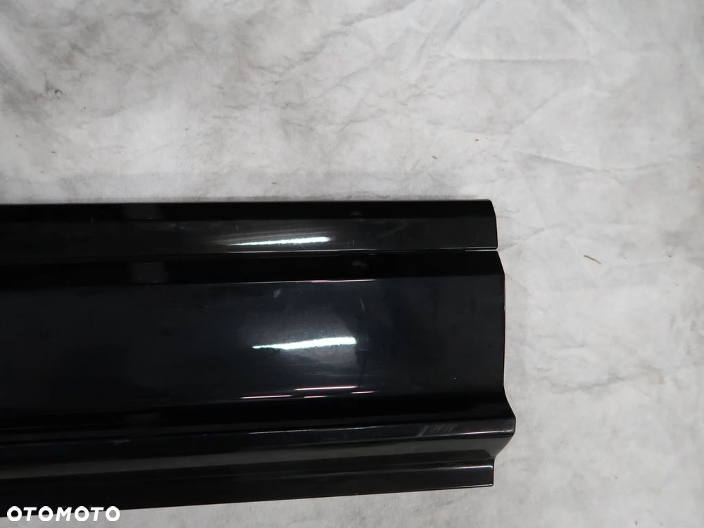 Listwa Drzwi Audi Q7 4M0853959N czerwona /Grafitowa - 3
