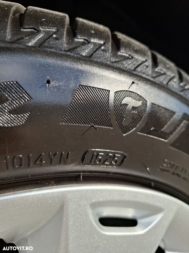 Ford Focus 1.0 EcoBoost ST-Line - 25