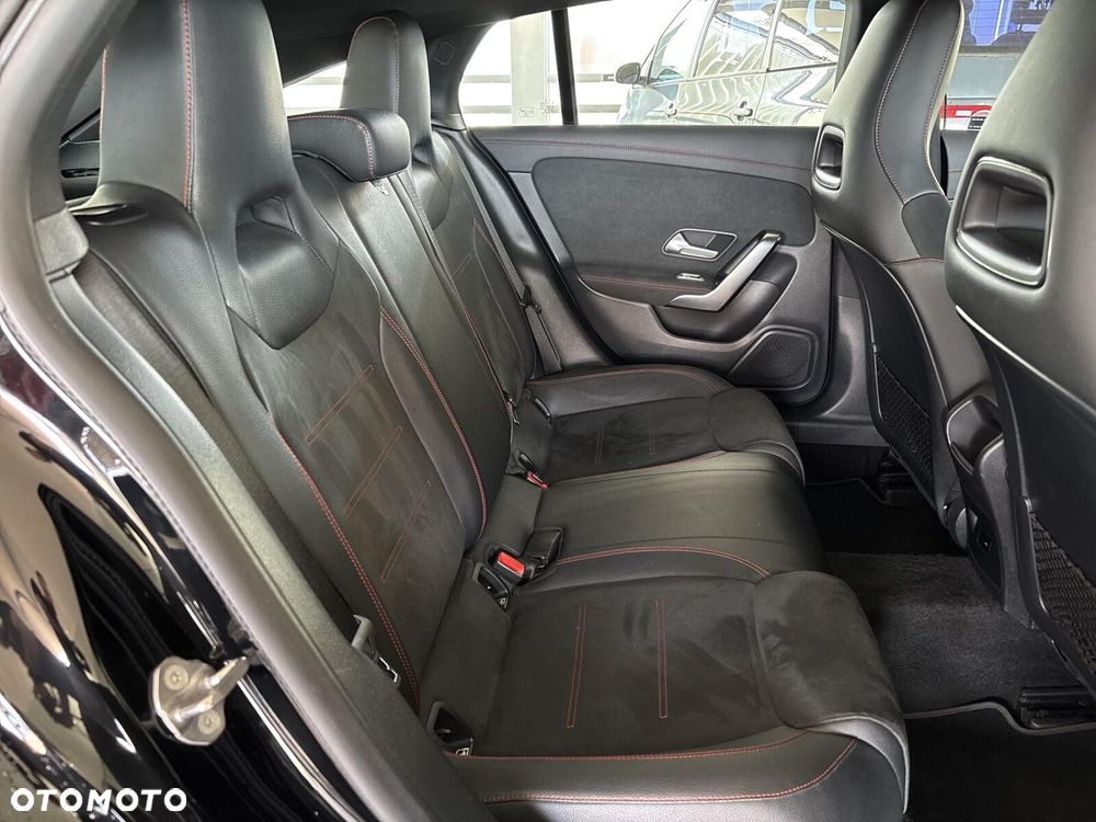 Mercedes-Benz CLA - 21