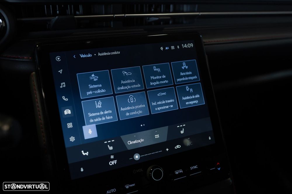 Lexus LBX Emotion - 38