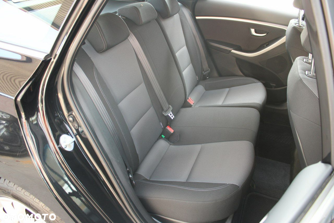 Hyundai i30 1.6 Premium - 12