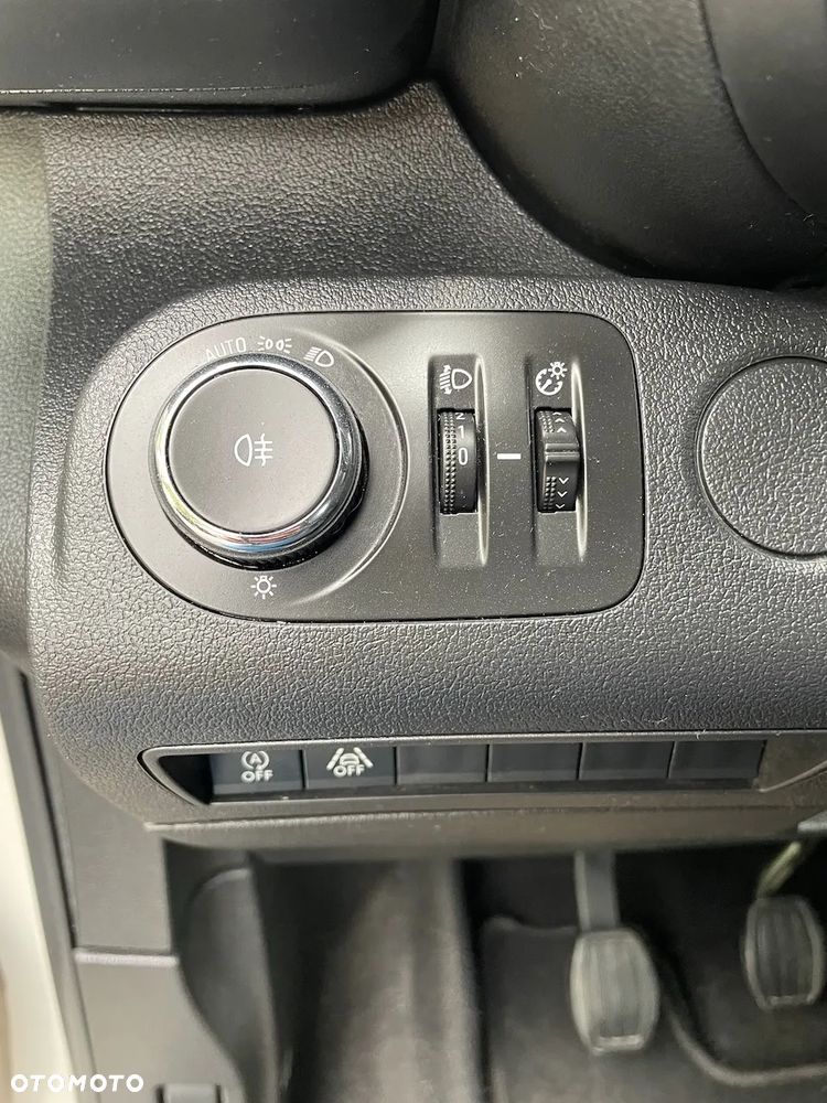 Opel Combo 1.2 Turbo Start/Stop Edition - 24