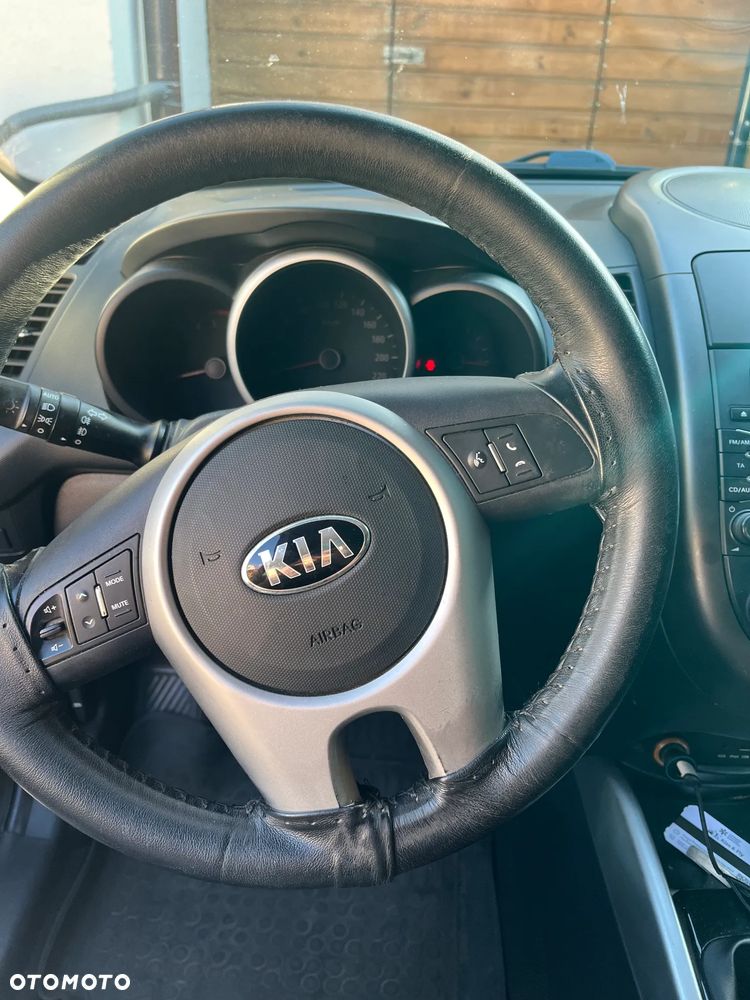 Kia Soul 1.6 CRDI L - 10