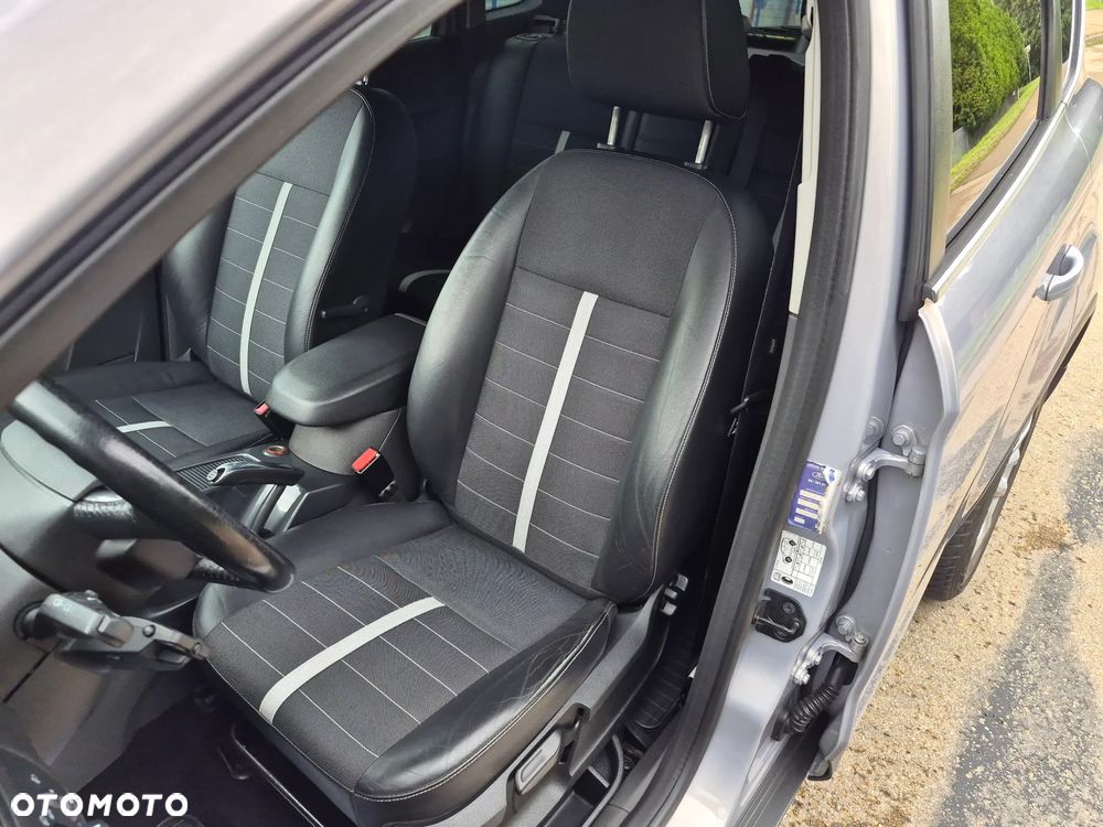 Ford Kuga 2.0 TDCi 2x4 Titanium - 11