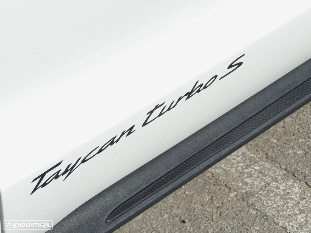 Porsche Taycan Turbo S - 9
