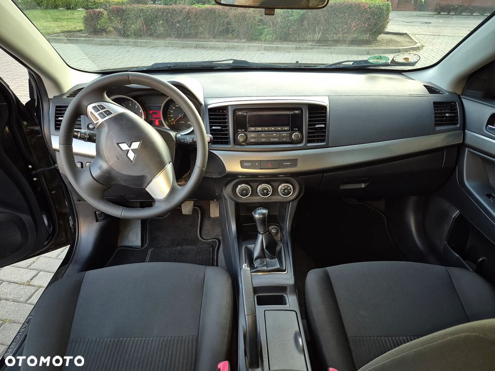 Mitsubishi Lancer - 10