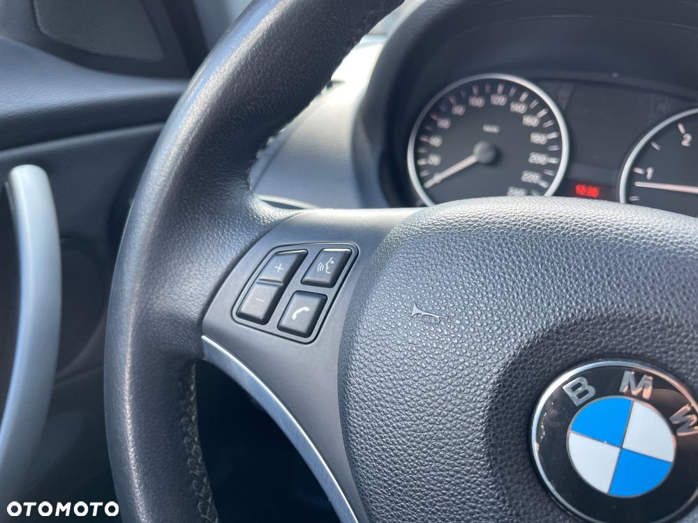 BMW Seria 1 118d Sport Line - 9