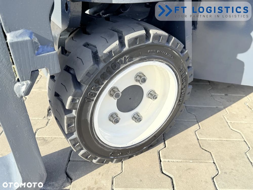 Combilift WÓZEK CZTEROKIERUNKOWY - WIELOKIERUNKOWY | COMBILIFT CB2500 | GAS | TRIPLEX 6000MM | POZYCJONER WIDEŁ | WOLNY SKOK | PRZESUW WIDEŁ | STAN IDEALNY | Szeroka oferta wózków czterokierunkowych i bocznych, dopasowanych do różnorodnych potrzeb i zastosowań - 10