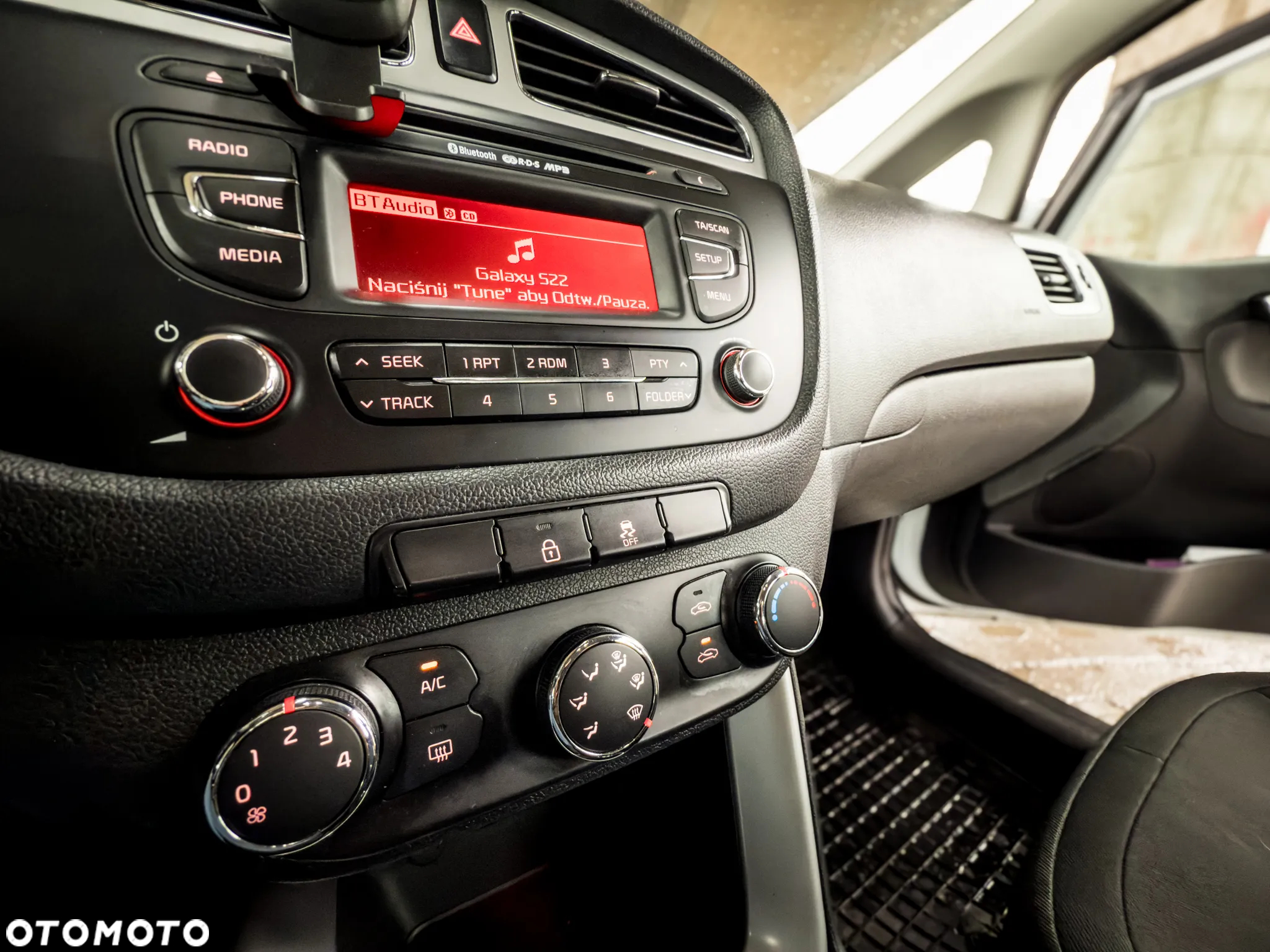 Kia Ceed - 9