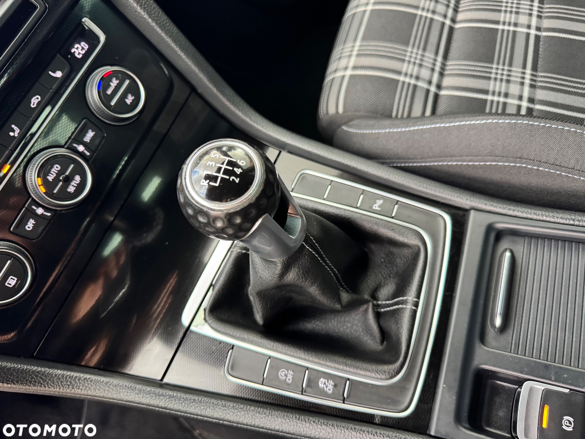 Volkswagen Golf VII 2.0 TDI BMT GTD - 28