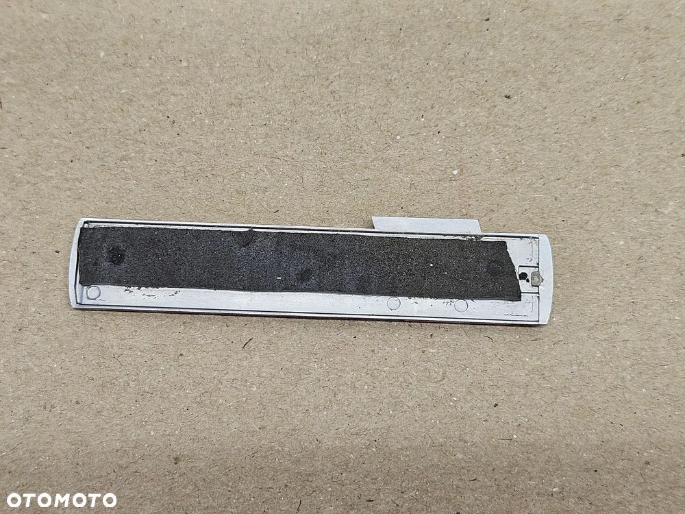 AUDI Q7 4L 05-15R ZNACZEK LOGO EMBLEMAT S-LINE ORYGINAL - 2