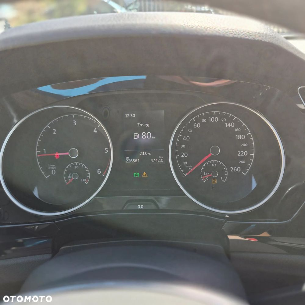 Volkswagen Touran 2.0 TDI BMT Highline - 15