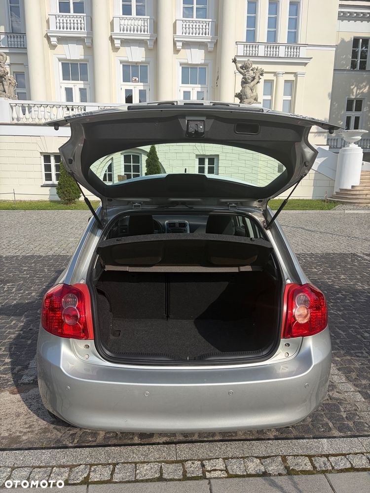 Toyota Auris 1.6 Luna - 9