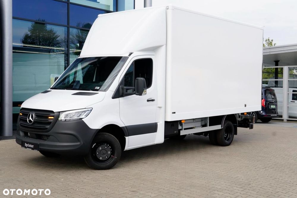Mercedes-Benz Sprinter - 2