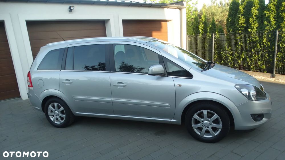Opel Zafira 1.8 Cosmo - 4