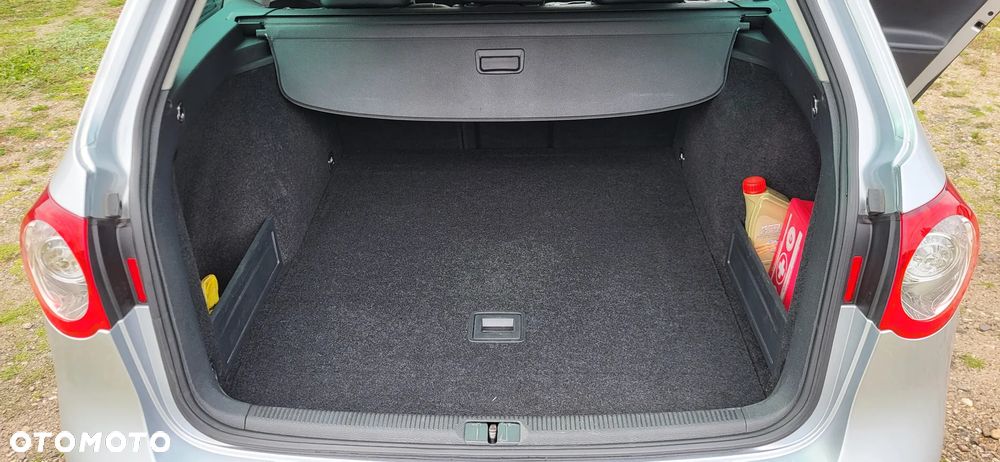 Volkswagen Passat 2.0 TDI DPF DSG Highline - 30