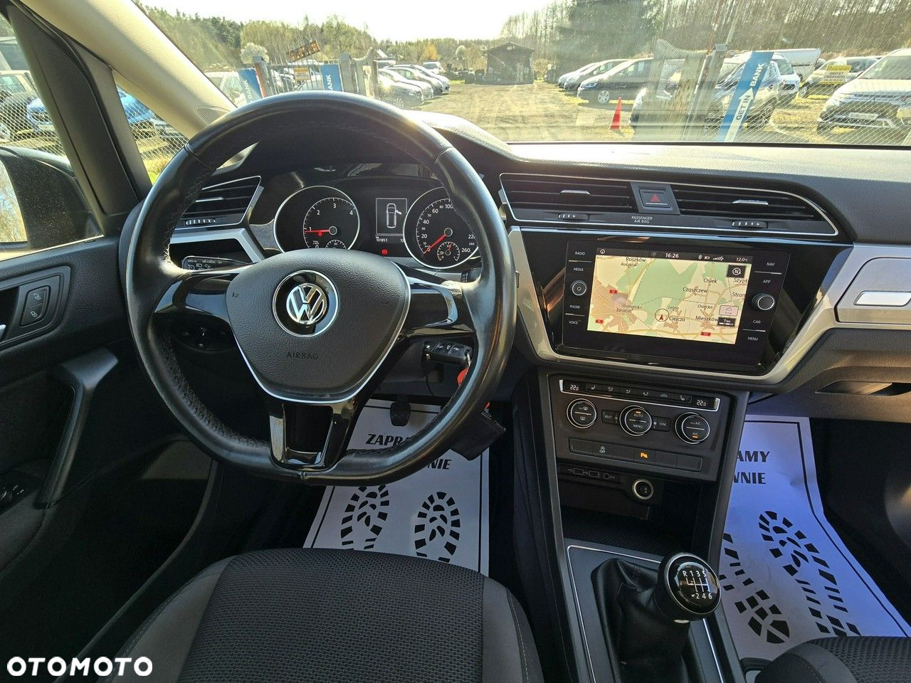 Volkswagen Touran - 26