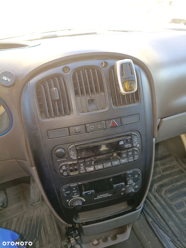 Chrysler Voyager 2.5 SE CRD - 13