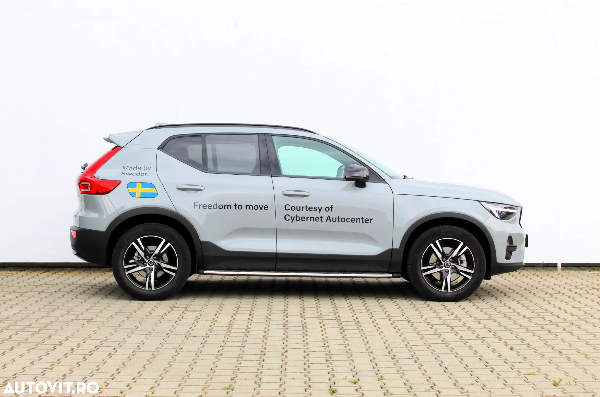 Volvo XC 40 B3 AT FWD MHEV Plus Dark - 6
