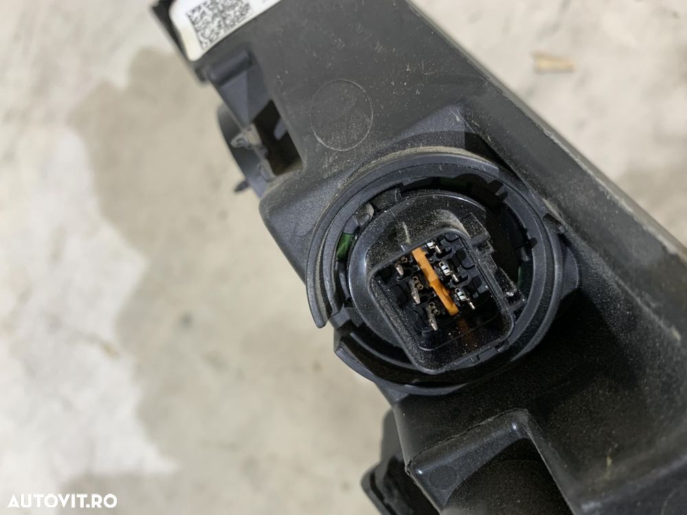 Far dreapta, Hyundai Kona, facelift, 2020, 2021, 2022, 2023, cod origine OE 92208-J9600. - 5