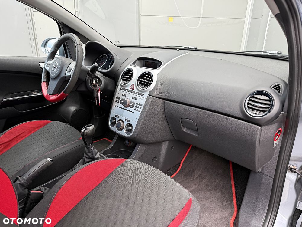 Opel Corsa 1.6 Turbo GSi - 33