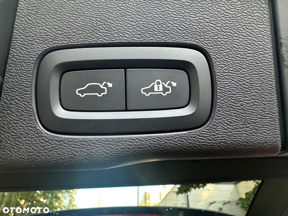 Volvo XC 60 T8 Plug-In Hybrid AWD Inscription - 29