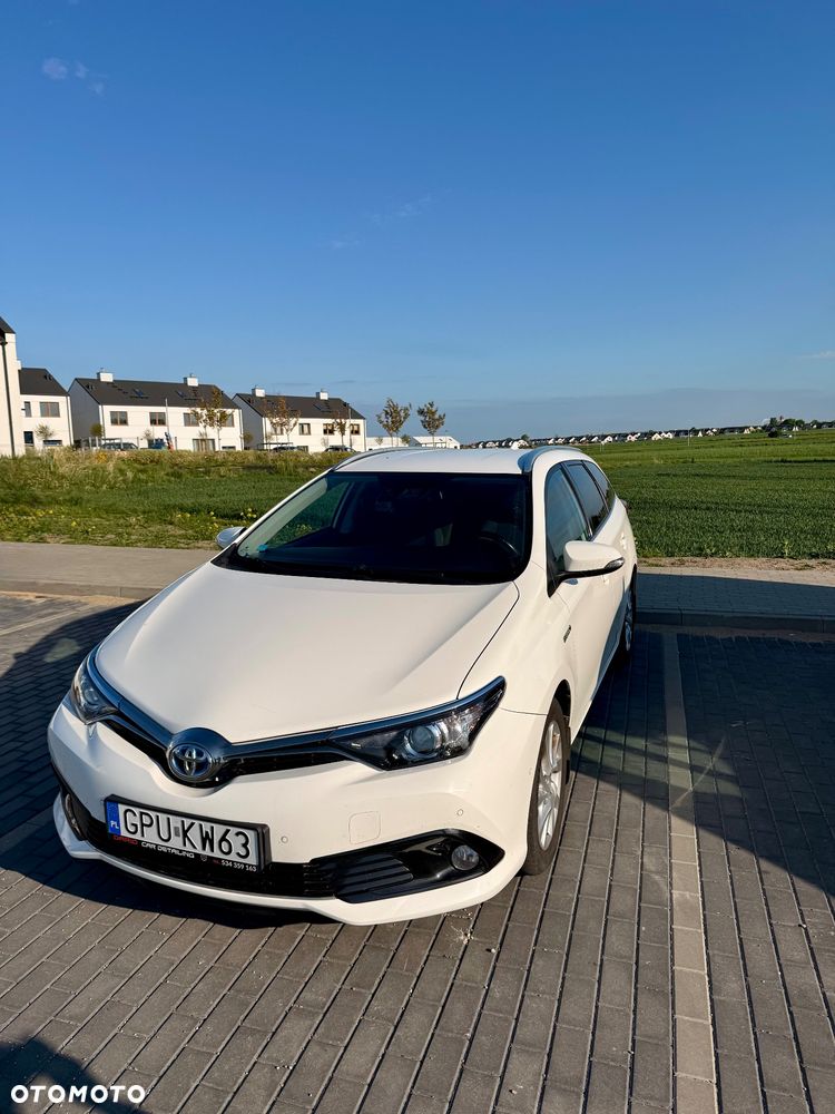 Toyota Auris Hybrid 135 Premium - 1