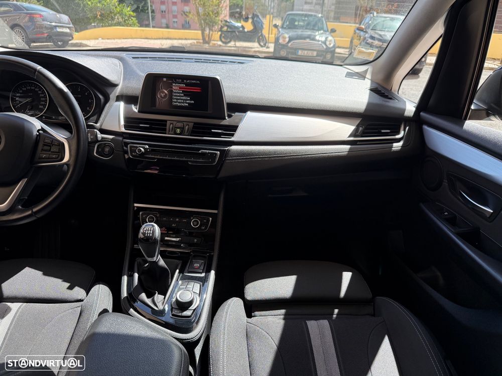 BMW 216 Active Tourer d Line Sport - 36