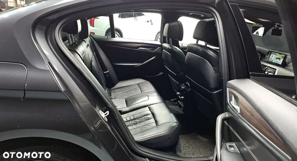 BMW Seria 5 530i Luxury Line - 10