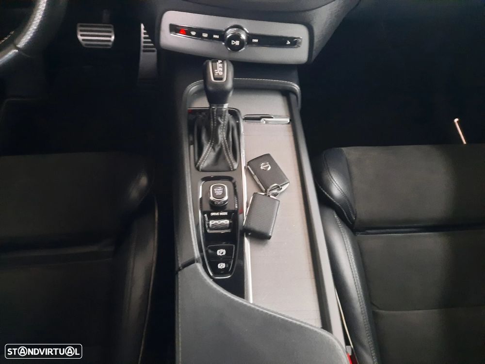 Volvo XC 90 2.0 D4 R-Design - 35