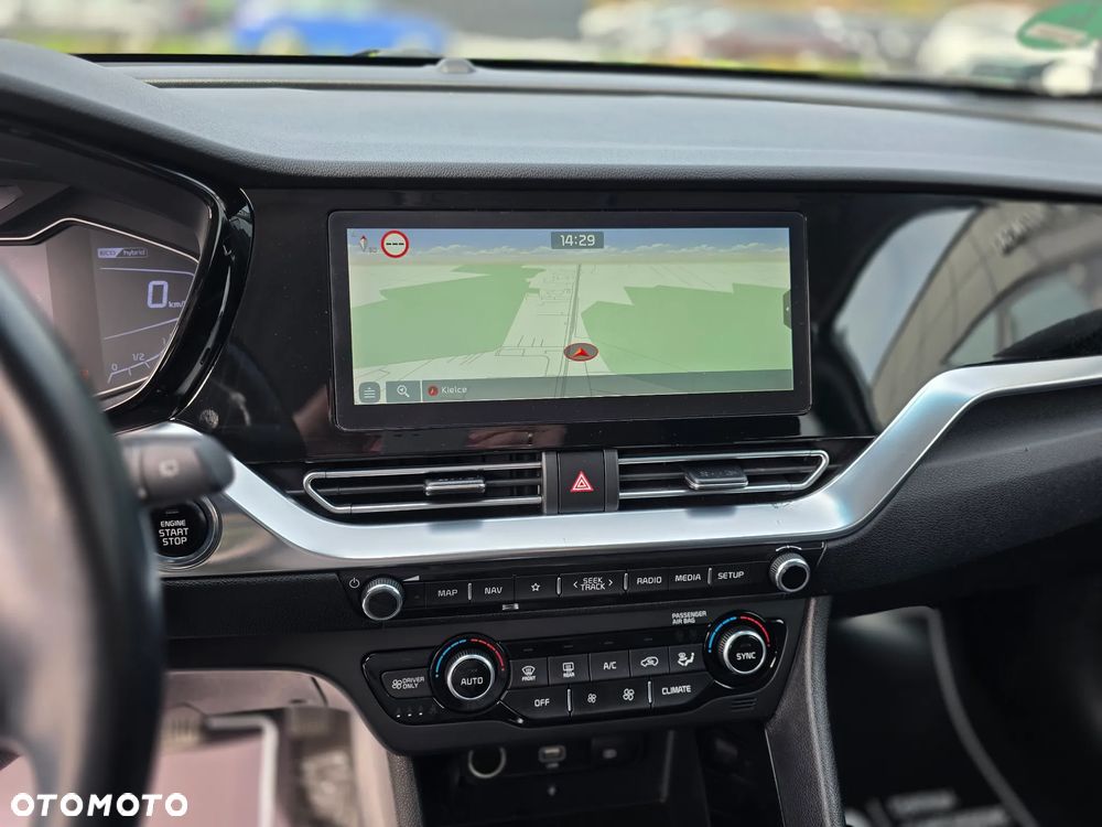 Kia Niro 1.6 GDI Hybrid L Business Line - 27