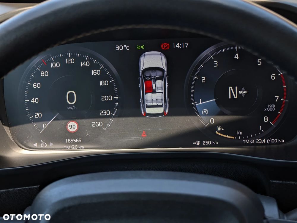 Volvo XC 40 T3 Momentum - 26