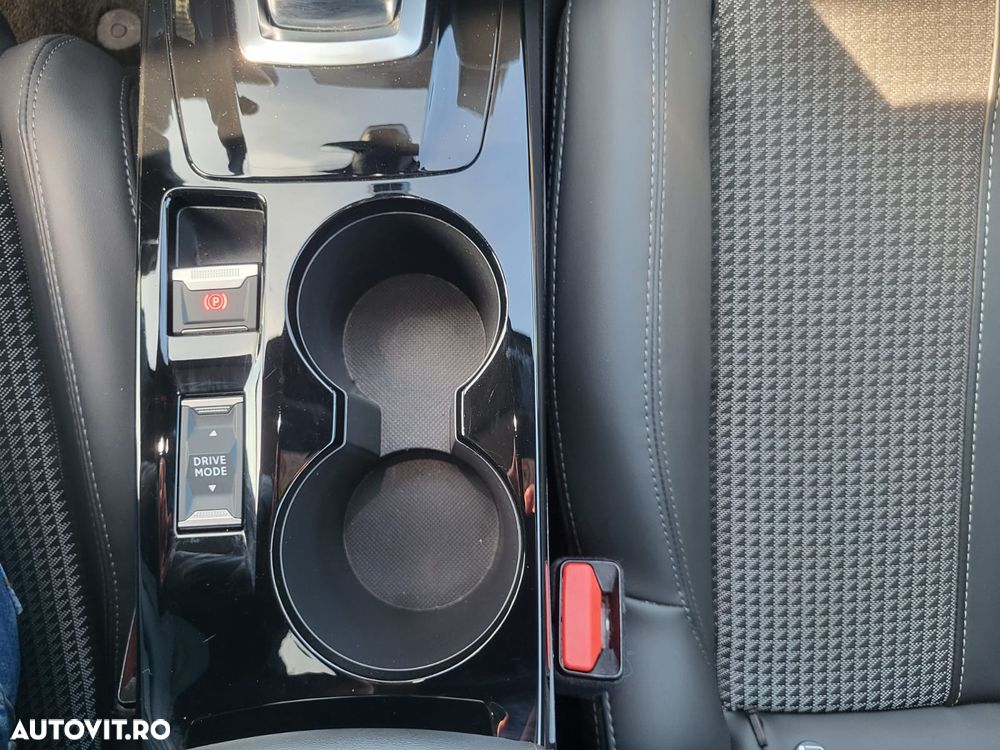 Peugeot 208 e-208 GT Pack - 37