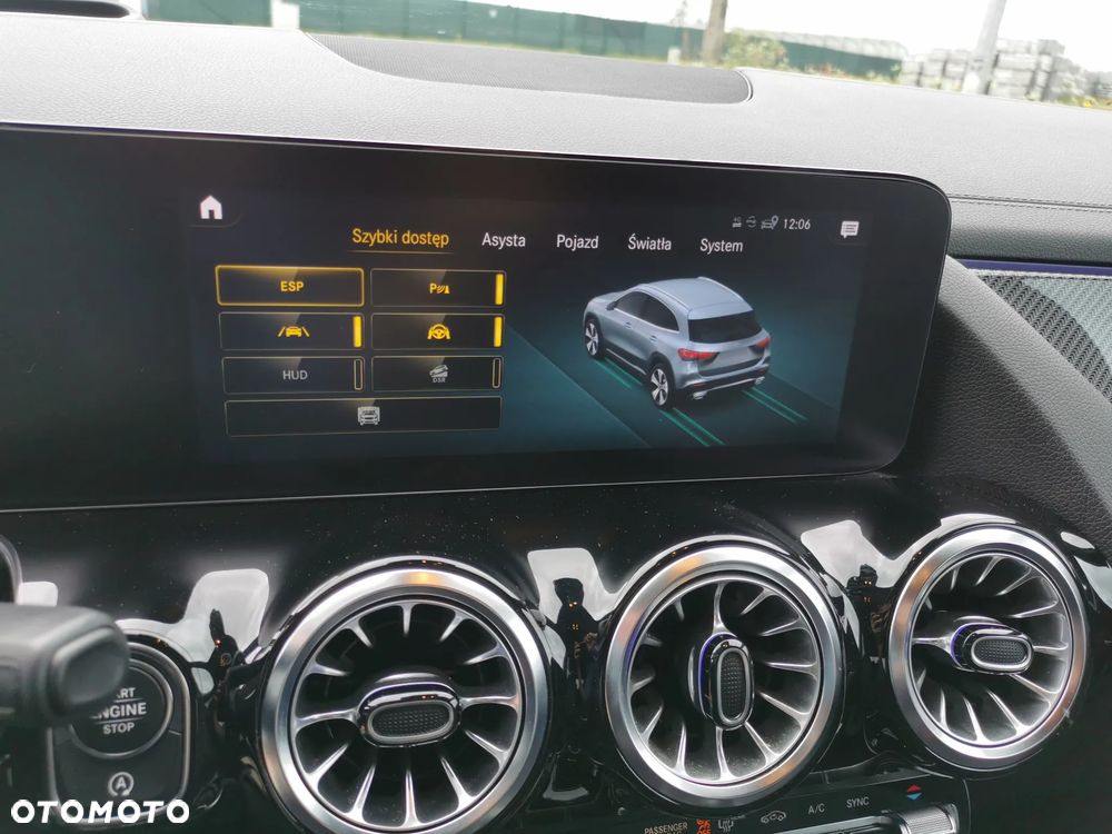 Mercedes-Benz GLA 250 4-Matic AMG Line - 29
