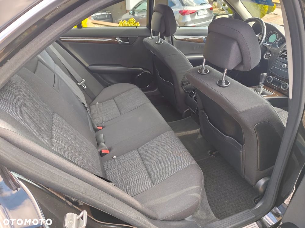 Mercedes-Benz Klasa C 180 Kompressor BlueEFFICIENCY Elegance - 9