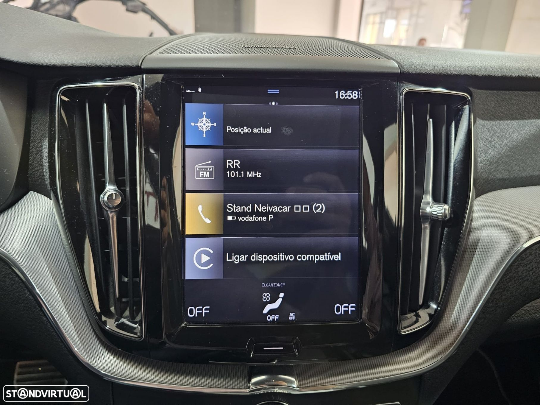 Volvo XC 60 2.0 D4 R-Design Geartronic - 18