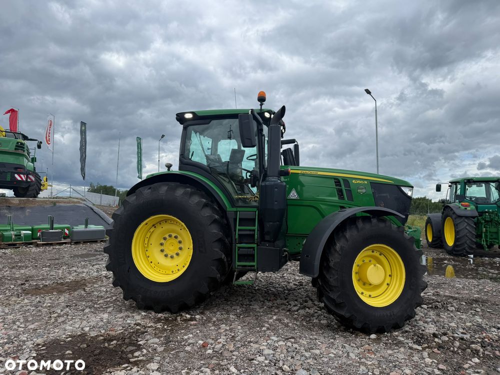 John Deere 6250R - 3