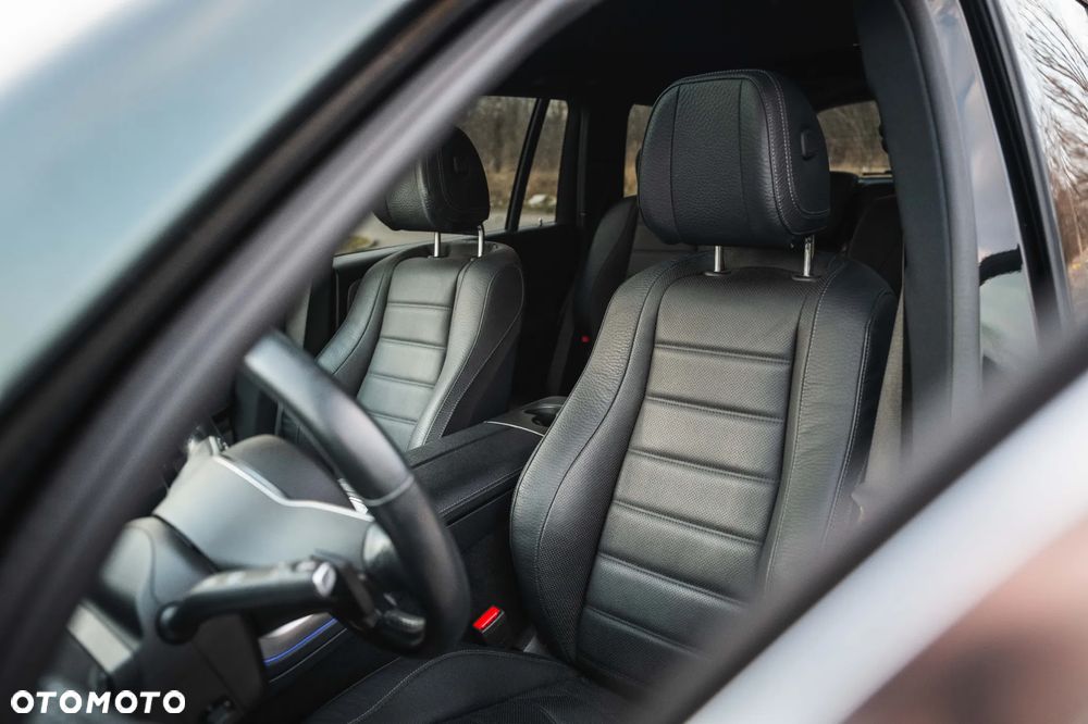 Mercedes-Benz GLS - 12