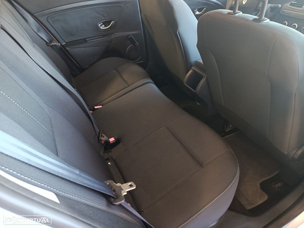 Renault Mégane 1.5 dCi Dynamique SS - 33